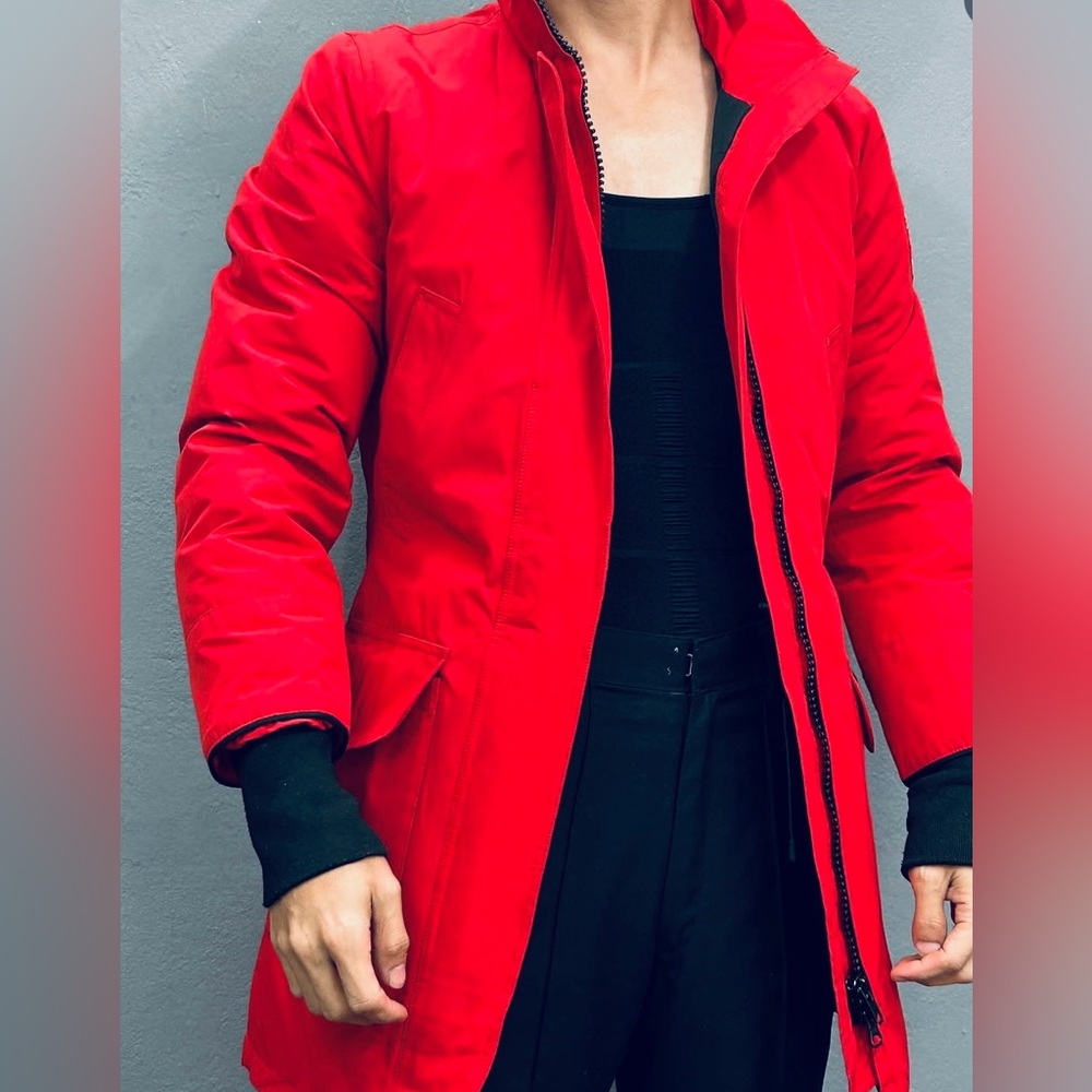 Authentic Canada Goose Trilium Parka for Stylish Women in Vibrant Red